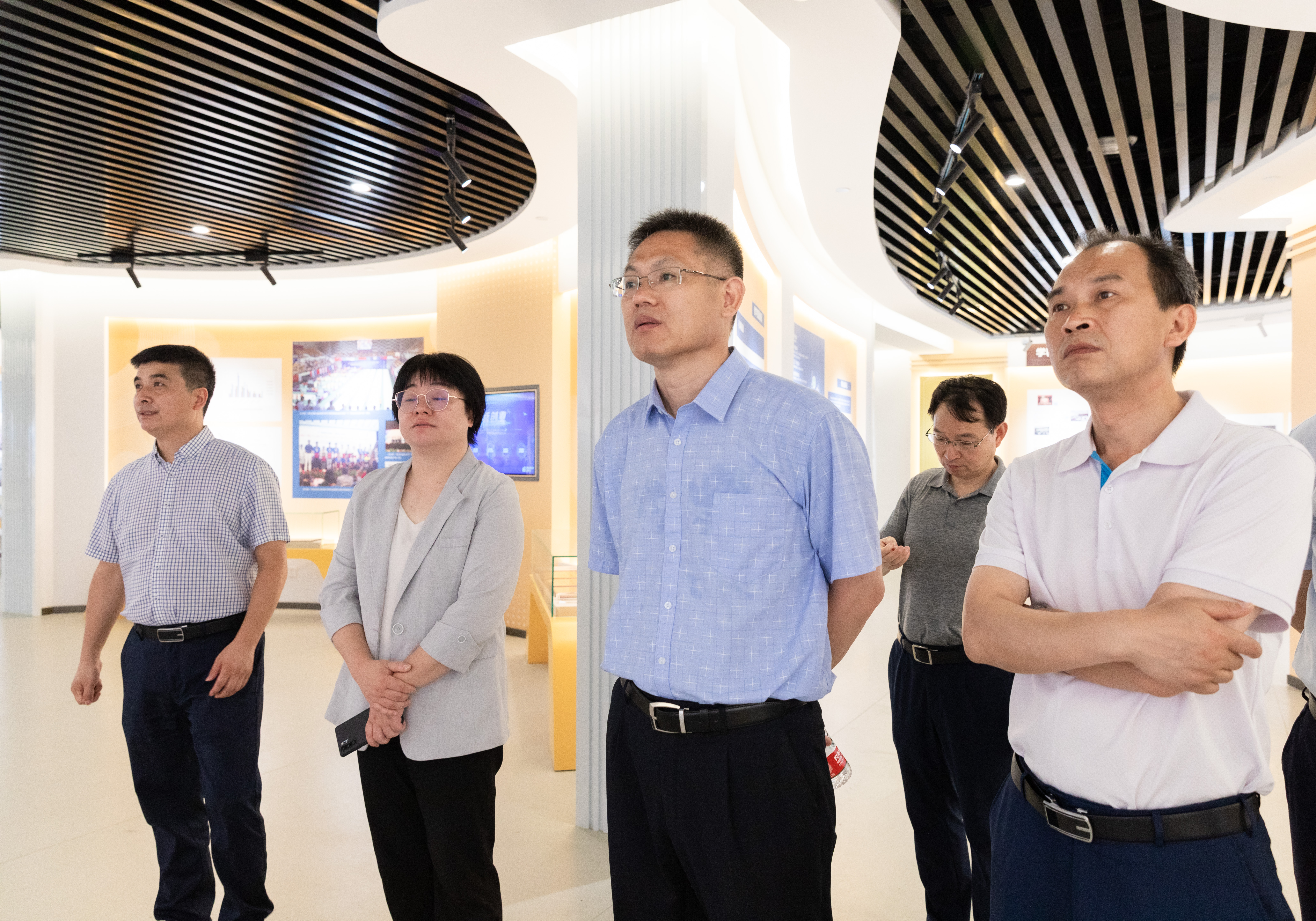 巢湖学院党委书记周峰一行来校考察