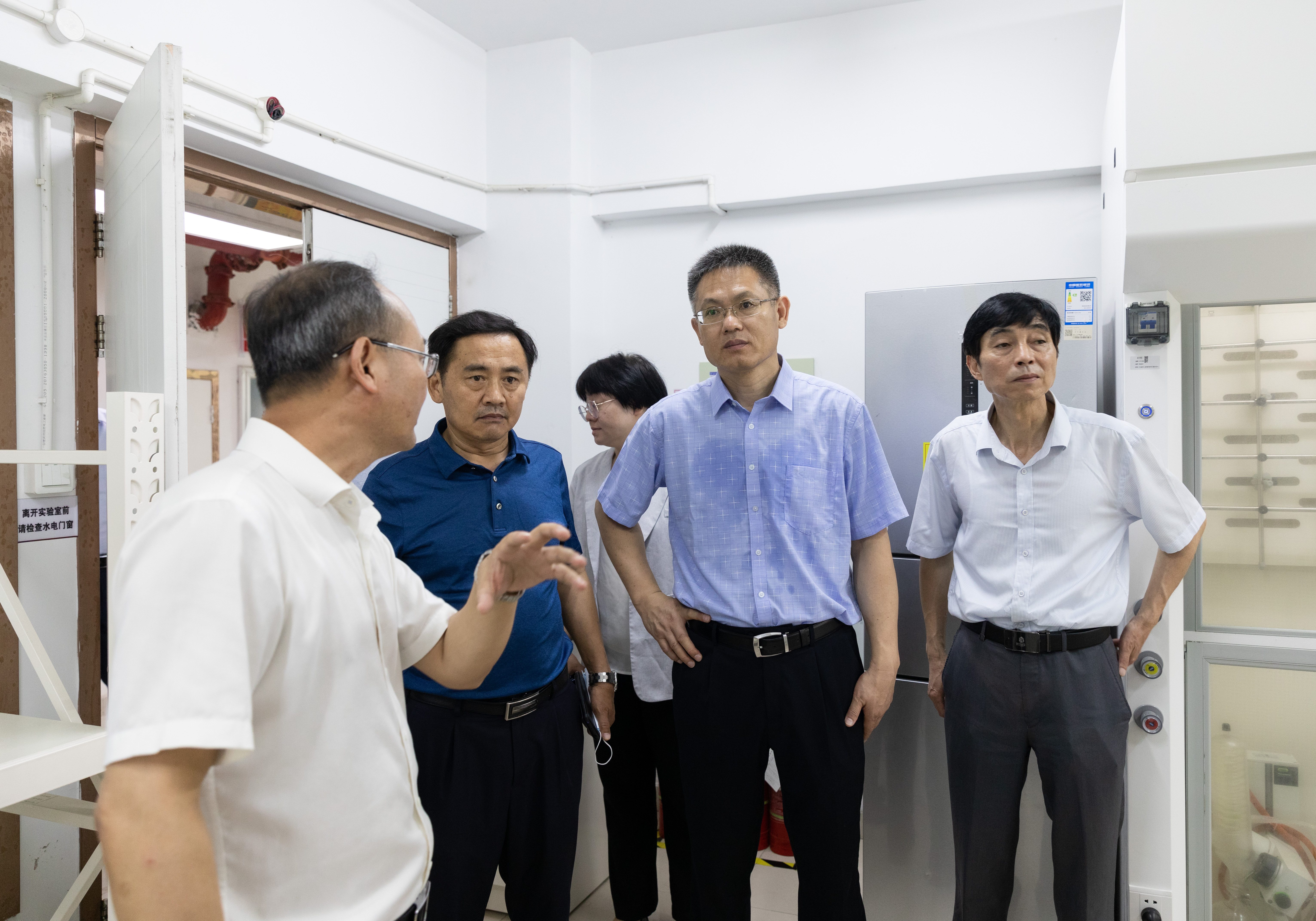 巢湖学院党委书记周峰一行来校考察