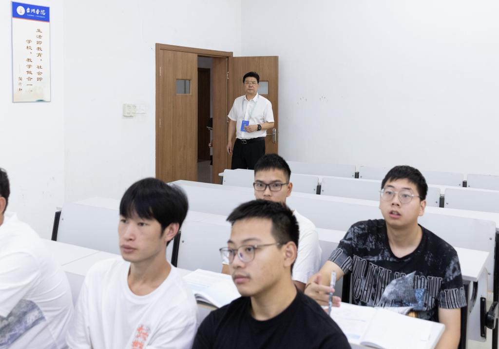 学校师生以积极饱满姿态投入新学期教学