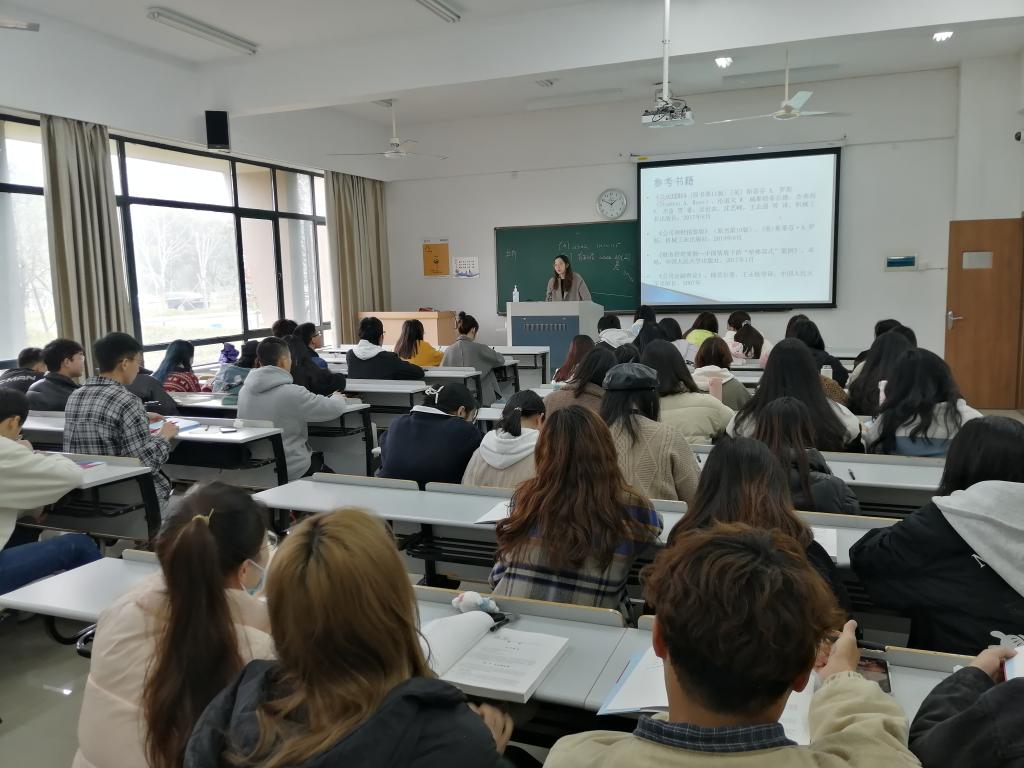 商学院开展第一周课堂教学巡查活动-台州学院